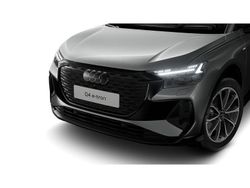 Taifungrau metallic Gebraucht 2025 Audi Q4 e-tron Ambiente SUV | 63.990 €