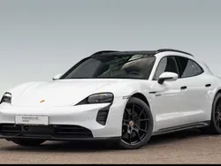 Weiß Gebraucht 2023 Porsche Taycan Sport Turismo Limousine | 96.990 € (Etwas zu teuer)