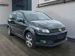Grün Gebraucht 2012 VW Touran Cross Van / Kleinbus | 13.680 € (Teuer)