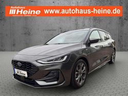 Magnetic metallic Gebraucht 2024 Ford Focus ST-Line Kombi | 28.890 € (Etwas zu teuer)