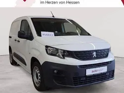 Schneeweiß Gebraucht 2020 Peugeot Partner Premium Van / Kleinbus | 13.390 € (Superpreis)