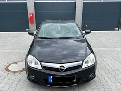 Schwarz Gebraucht 2008 Opel Tigra Cabrio | 2.999 € (Fairer Preis)