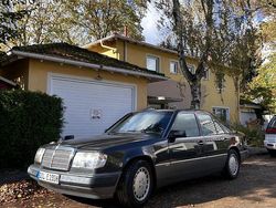 Schwarz Gebraucht 1991 Mercedes 230 Sportline Limousine | 4.800 €