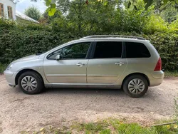 Silber Gebraucht 2005 Peugeot 307 Kombi | 1.800 €