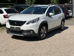 Weiß Gebraucht 2016 Peugeot 2008 Allure SUV | 8.800 € (Guter Preis)