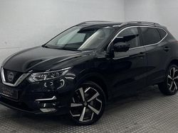 Schwarz (z11 black (m)) Gebraucht 2017 Nissan Qashqai Tekna SUV | 12.400 €