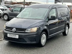 Blau Gebraucht 2017 VW Caddy Maxi Van / Kleinbus | 17.799 € (Fairer Preis)