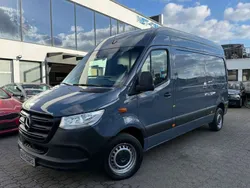 Grau Gebraucht 2020 Mercedes Sprinter Van | 22.950 €