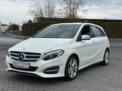 Weiß Gebraucht 2016 Mercedes B180 AMG Van / Kleinbus | 14.950 € (Superpreis)