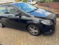 Schwarz Gebraucht 2014 Mercedes B180 Van / Kleinbus | 11.900 € (Fairer Preis)