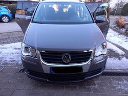 Grau Gebraucht 2009 VW Touran Van / Kleinbus | 5.700 € (Etwas zu teuer)