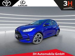 Blau Neu 2025 Toyota Yaris Hybrid Limousine | 28.490 € (Etwas zu teuer)