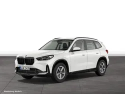 Mineralweiß metallic Gebraucht 2024 BMW X1 Shadowline SUV | 53.724 €