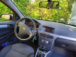 Silber Gebraucht 2006 Opel Astra Elegance Kombi | 2.500 € (Etwas zu teuer)