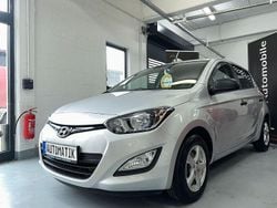 Silber Gebraucht 2015 Hyundai i20 Kleinwagen | 11.880 € (Fairer Preis)