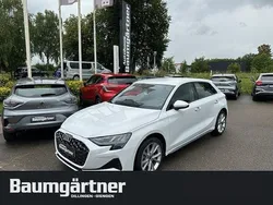 Grau Gebraucht 2024 Audi A3 Sportback Advanced Limousine | 28.980 € (Superpreis)