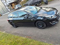 Schwarz Gebraucht 2015 Opel Astra Exklusiv Kombi | 7.999 € (Guter Preis)