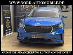 Blau Gebraucht 2022 Skoda Enyaq iV Suite SUV | 26.900 € (Guter Preis)