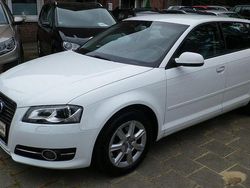 Weiß Gebraucht 2011 Audi A3 Ambiente Limousine | 5.990 € (Fairer Preis)