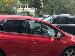 Rot Gebraucht 2012 Toyota Auris Limousine | 9.300 €