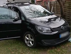 Schwarz Gebraucht 2010 VW Touran Van / Kleinbus | 6.499 € (Fairer Preis)