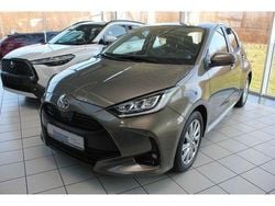 Braun Gebraucht 2022 Toyota Yaris Team Kleinwagen | 17.990 € (Fairer Preis)