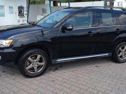 Schwarz Gebraucht 2011 Mitsubishi Outlander Invite SUV | 12.000 €