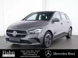 Lack mountaingrau Gebraucht 2024 Mercedes B220 Progressive Van / Kleinbus | 35.950 € (Guter Preis)
