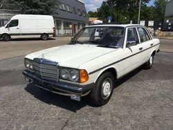Weiß Gebraucht 1982 Mercedes 230 | 8.500 €