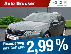 Quarzgrau metallic Gebraucht 2019 Skoda Octavia RS Kombi | 25.689 € (Etwas zu teuer)