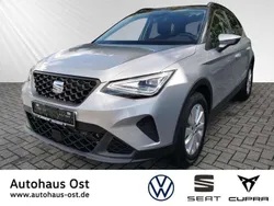 Urban silber Gebraucht 2024 Seat Arona Style SUV | 24.880 € (Etwas zu teuer)