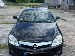 Schwarz Gebraucht 2007 Opel Tigra Cabrio | 2.700 € (Etwas zu teuer)