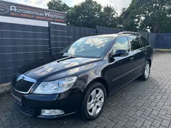 Schwarz Gebraucht 2011 Skoda Octavia Elegance Kombi | 7.299 € (Fairer Preis)