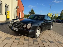 Schwarz Gebraucht 2000 Mercedes E320 Limousine | 4.199 € (Fairer Preis)