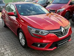 Rot Gebraucht 2017 Renault Mégane IV Intens Limousine | 7.900 € (Guter Preis)