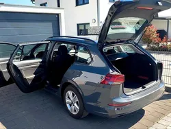 Grau Gebraucht 2022 VW Golf VIII Kombi | 20.000 € (Guter Preis)