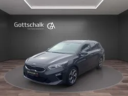 Pentametal metallic (metallic) Gebraucht 2020 Kia Ceed Sportswagon Platinum Edition Kombi | 21.444 € (Fairer Preis)