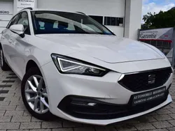 "candy" weiss Gebraucht 2022 Seat Leon Style Kombi | 20.599 € (Fairer Preis)