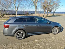 Grau Gebraucht 2016 Toyota Avensis Executive Kombi | 9.600 € (Fairer Preis)