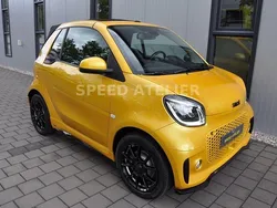 Gelb Gebraucht 2021 Smart ForTwo Electric Drive Brabus Cabrio | 19.990 € (Teuer)