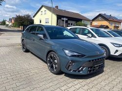 Blau Gebraucht 2024 Cupra Leon Kombi | 37.200 € (Teuer)