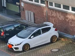 Weiß Gebraucht 2016 Kia Ceed GT Kleinwagen | 10.600 € (Fairer Preis)