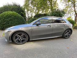 Grau Gebraucht 2019 Mercedes A200 AMG line Limousine | 25.999 € (Fairer Preis)