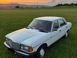 Weiß Gebraucht 1984 Mercedes 200 Limousine | 8.600 €