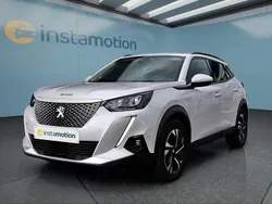 Weiß Gebraucht 2021 Peugeot e-2008 SUV | 16.349 € (Guter Preis)