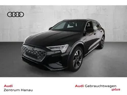 Mythosschwarz metallic Gebraucht 2024 Audi Q8 e-tron Advanced SUV | 64.449 € (Etwas zu teuer)