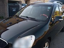 Schwarz Gebraucht 2012 Kia Carens Van / Kleinbus | 3.700 €