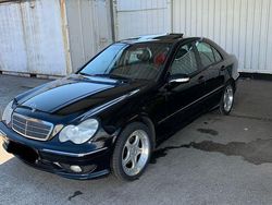 Schwarz Gebraucht 2002 Mercedes C200 Classic Limousine | 2.250 € (Fairer Preis)