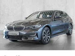 Grau Gebraucht 2020 BMW 320 Luxury Line Kombi | 29.990 € (Fairer Preis)
