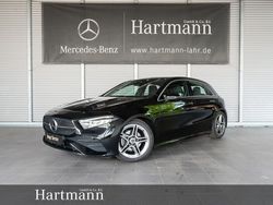 Kosmosschwarz Gebraucht 2024 Mercedes A200 AMG Kleinwagen | 32.850 € (Fairer Preis)